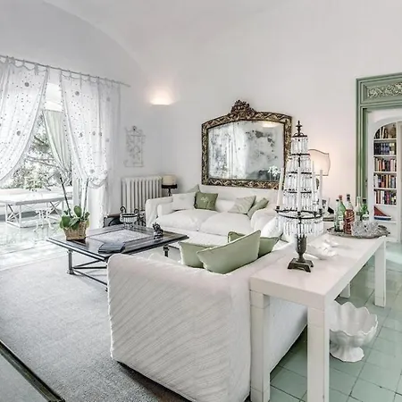 Felce Villa Capri